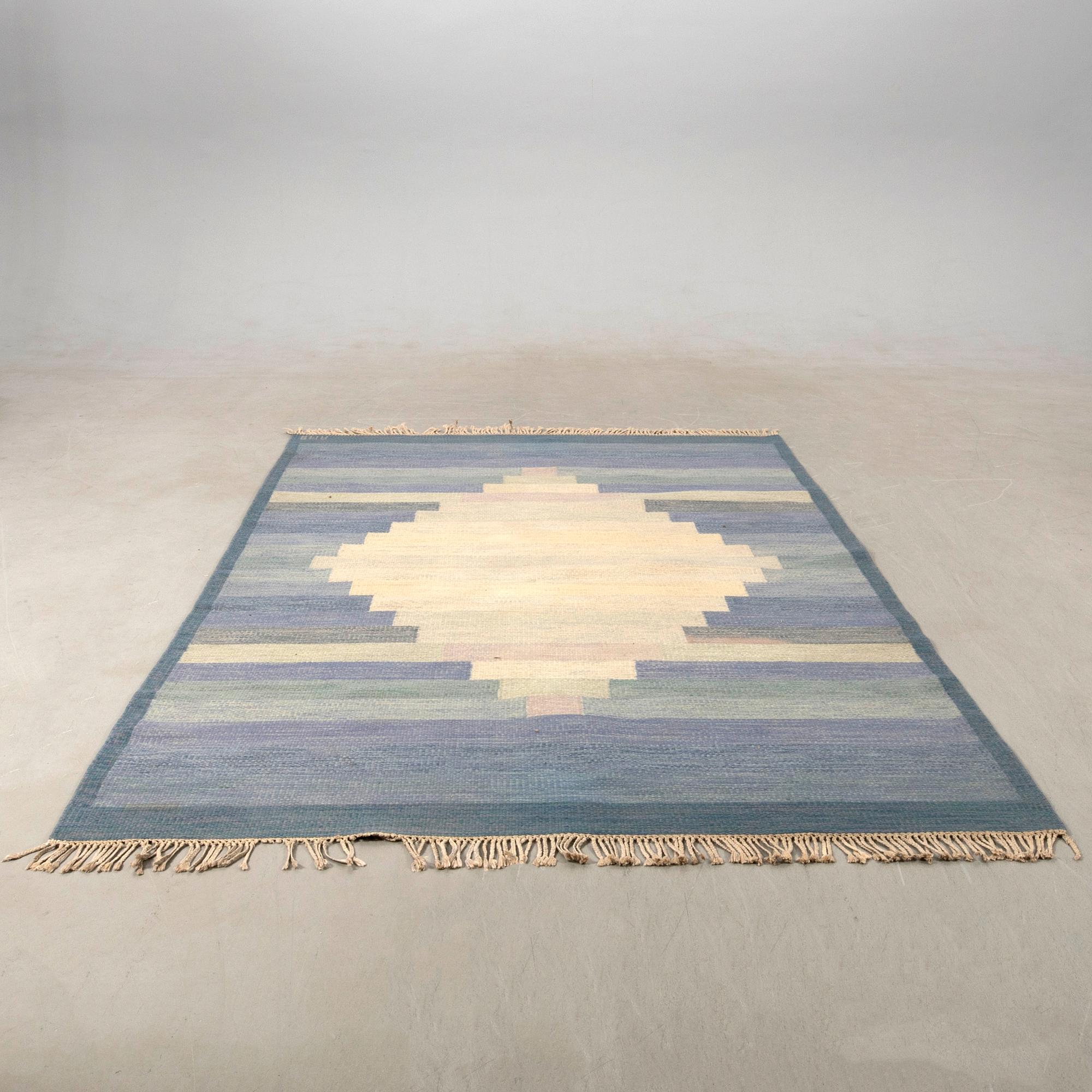 Anne-Marie Boberg, Rug flat weave signed approx. 309x197 cm.