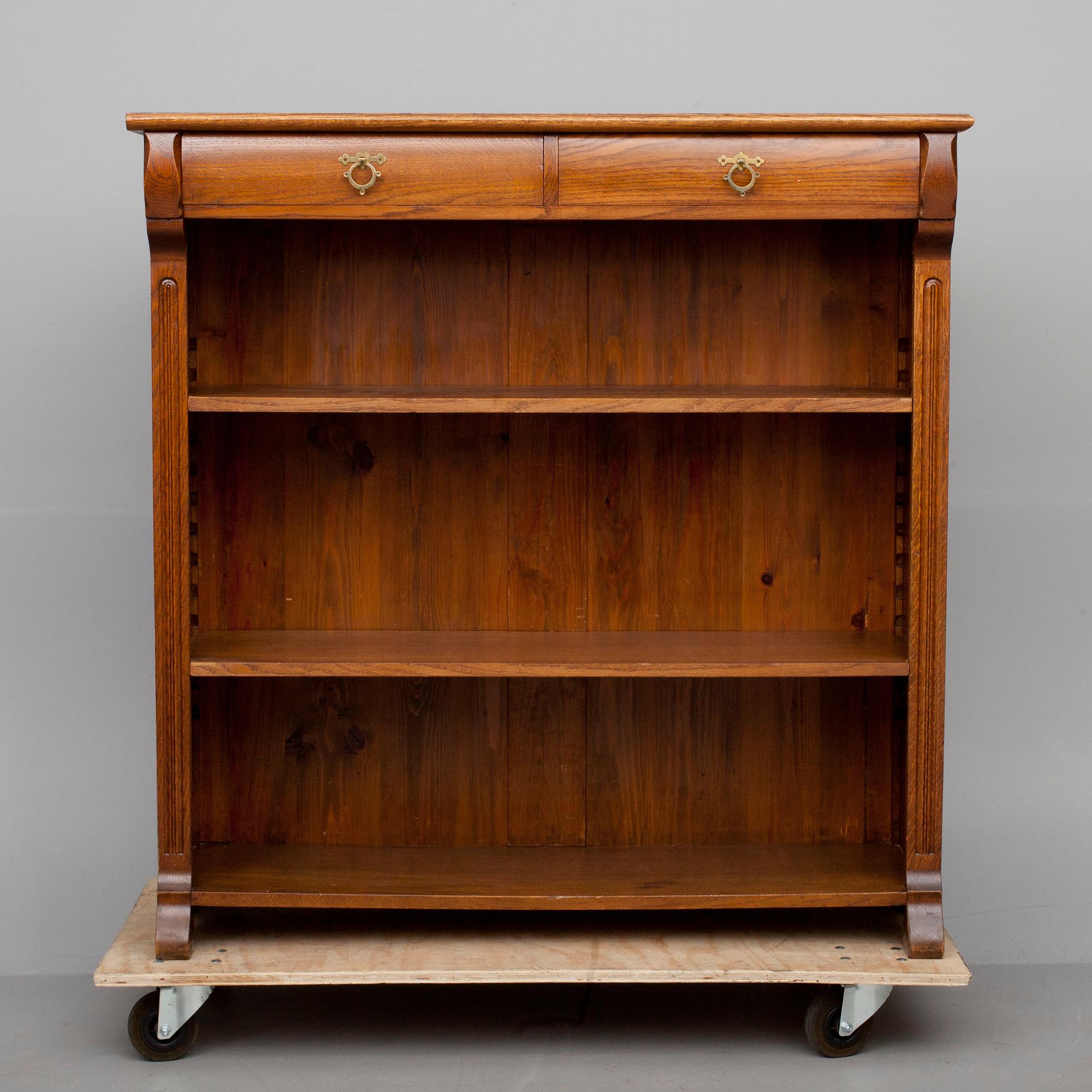 BOKHYLLOR, 2 st, jugend 1900-talets början.