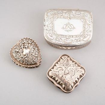 DOSOR, 3 st. silver, 1800-/1900-tal. Vikt 144 gram.