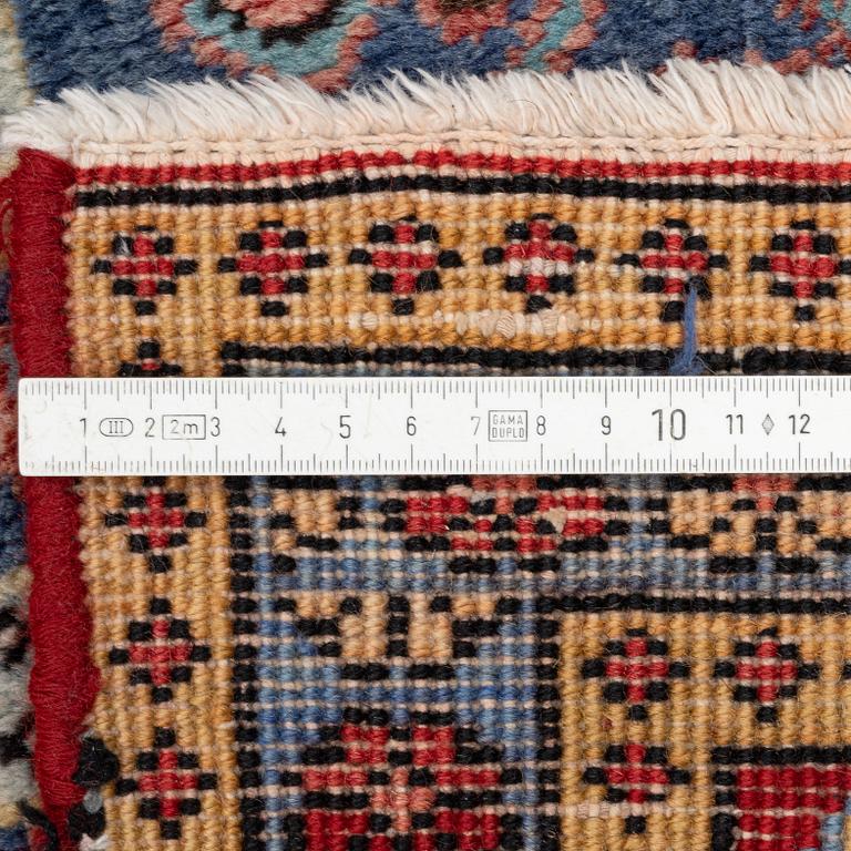 Matta, orientalisk, ca 297 x 188 cm.