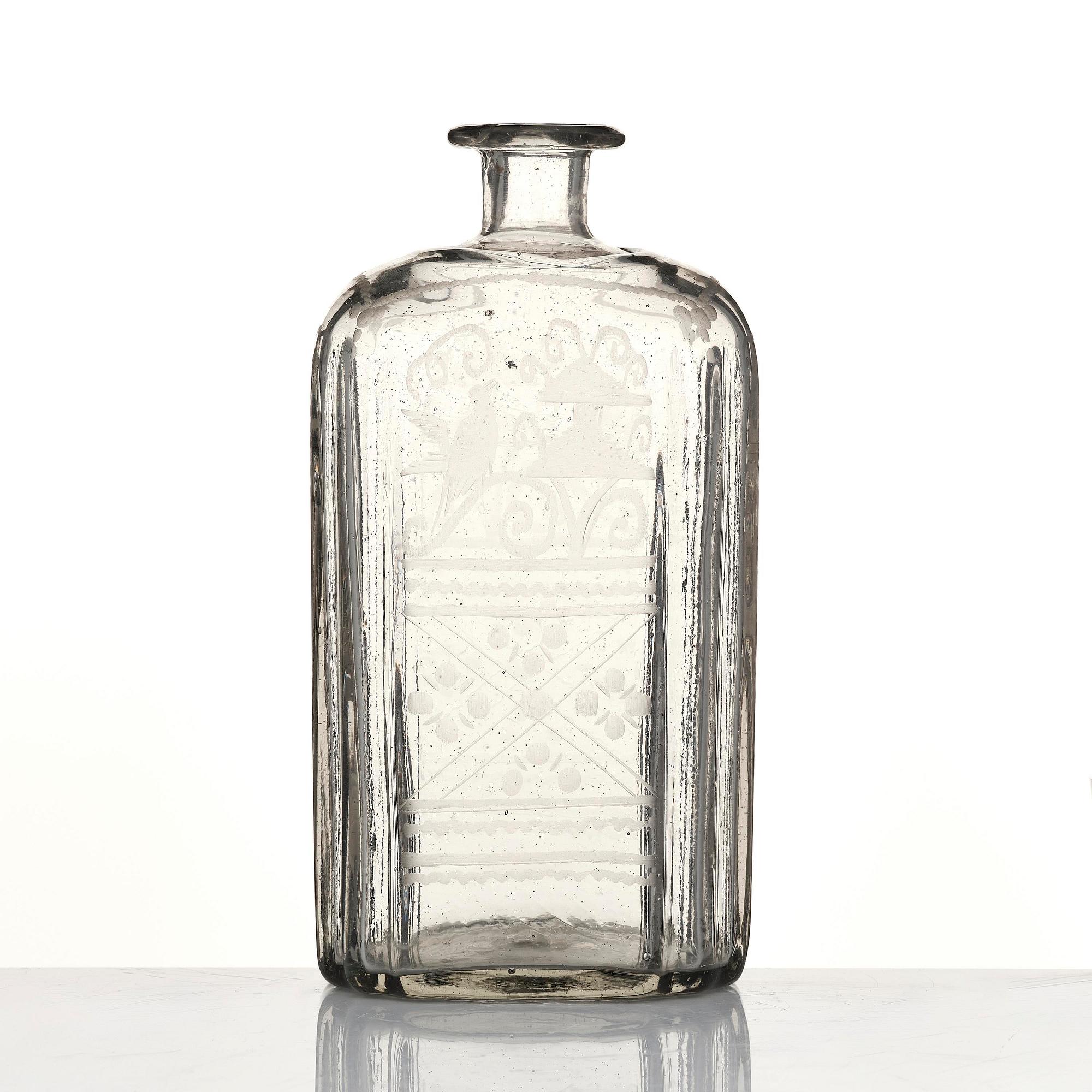 Flaska, glas. Troligen Skånska glasbruket, 1700-tal.