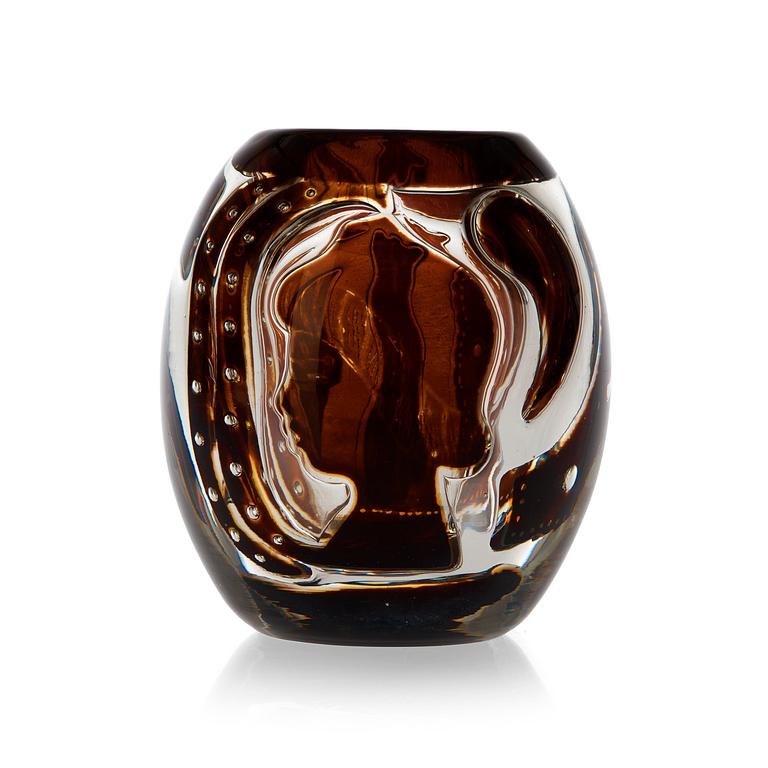 An Edvin Öhrström 'ariel' glass vase, Orrefors 1950.