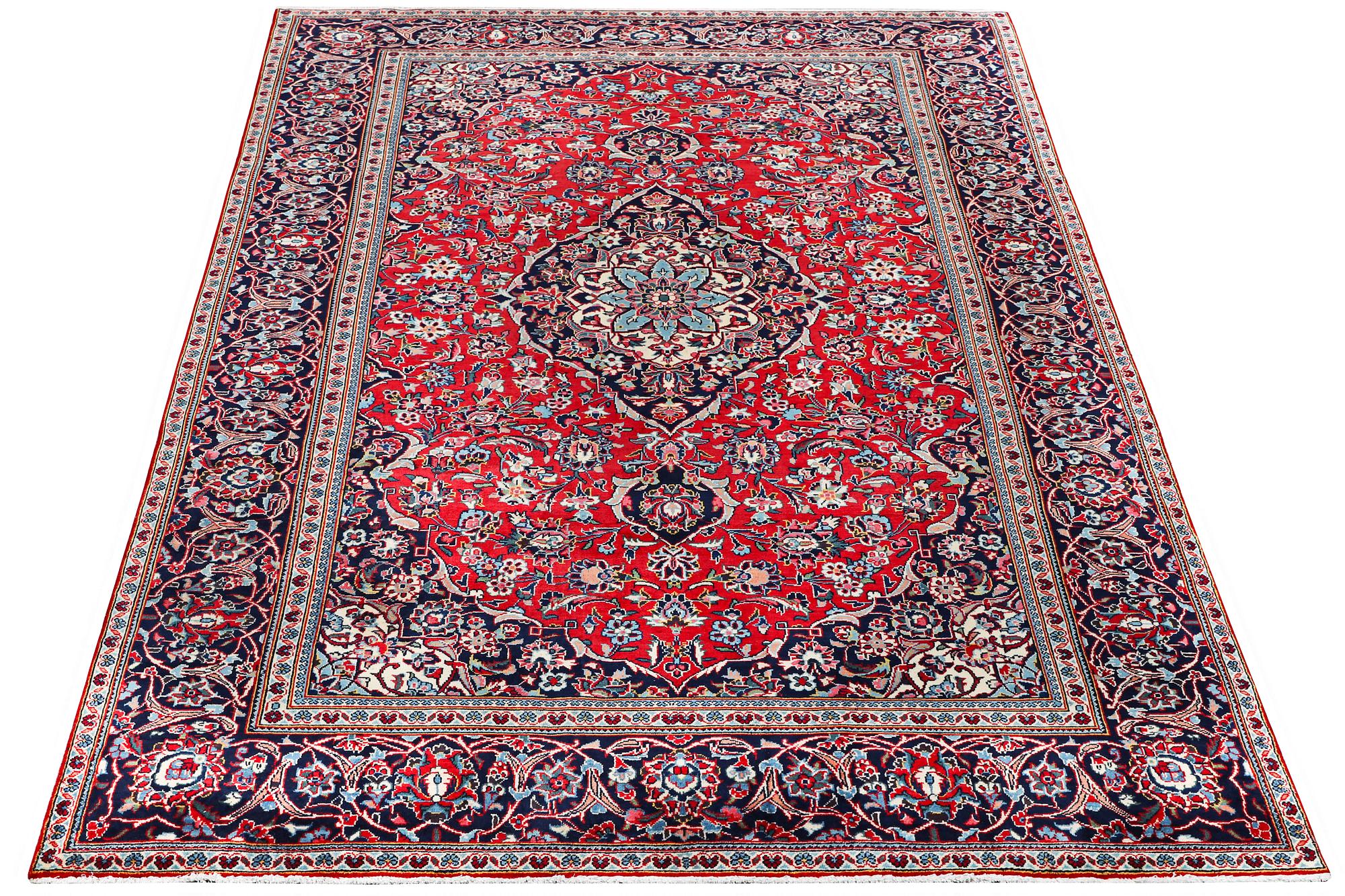 A Kashan carpet, c. 332 x 190 cm.