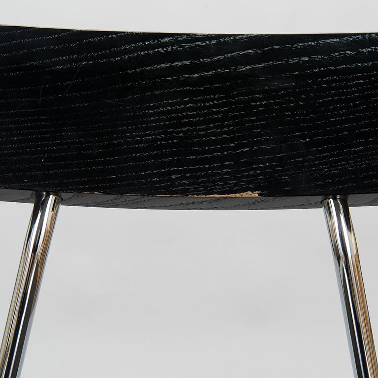 Mikko Paakkanen, a pair of chairs for Avarte Finland, 2012.