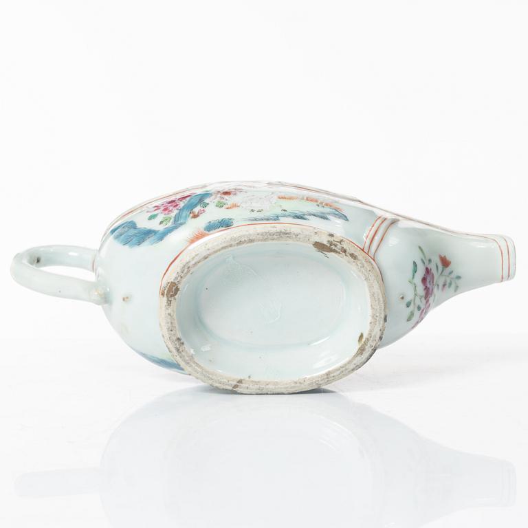 A Chinese famille rose porcelain sauce boat, Qing dynasty, Qianlong (1736-95).