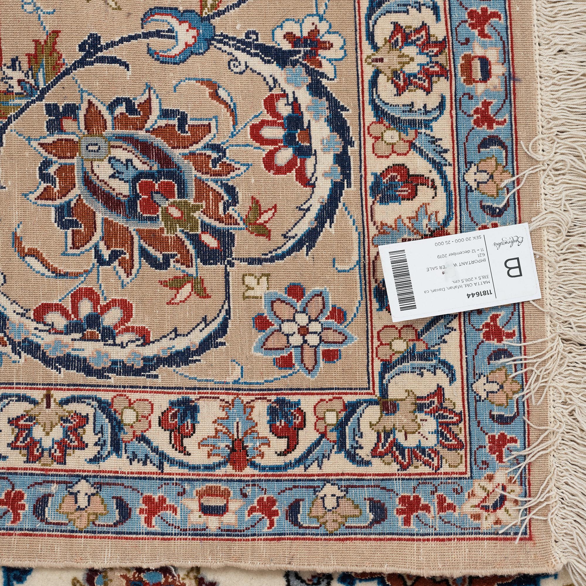 MATTA old Isfahan, märkt Davari, ca 318,5 x 206,5 cm.