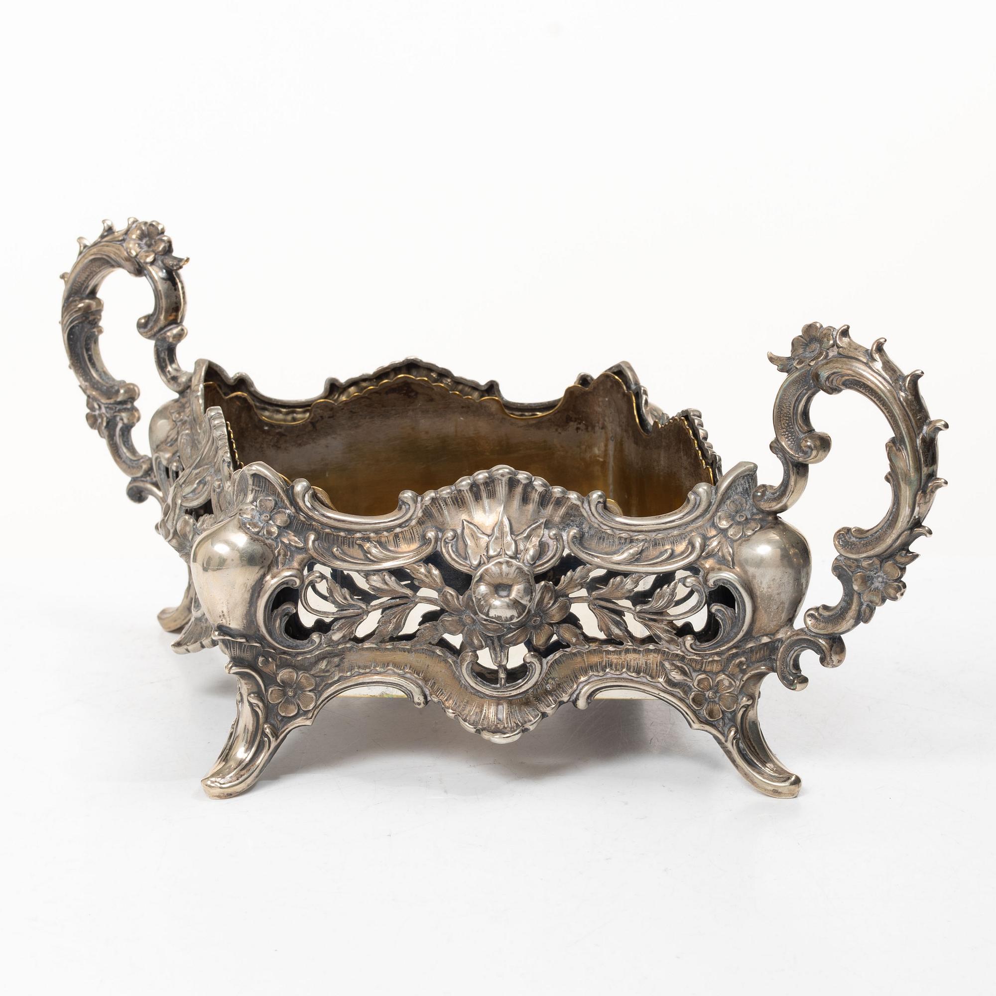 Gustaf Möllenborg, A Swedish silver jardinière, Stockholm 1900.
