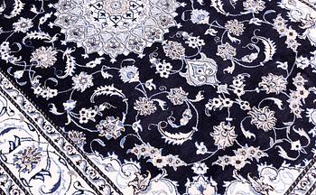 Matto, Nain part silk, ca 290 x 202 cm.
