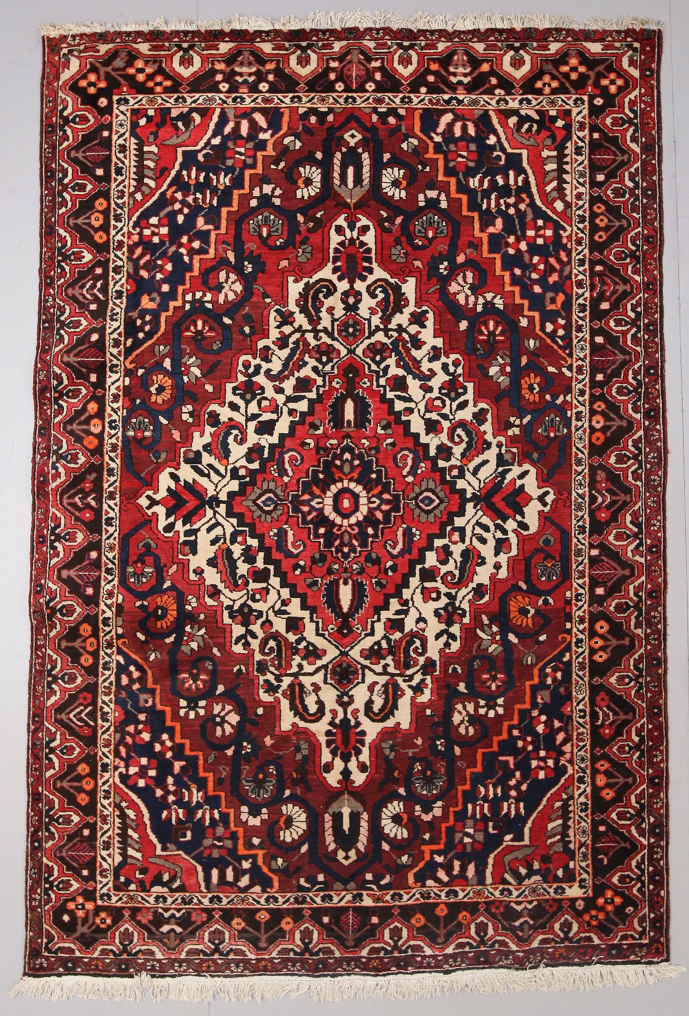 MATTA, Baktiari. Ca 205 x 310 cm.