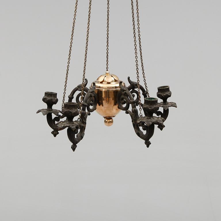 AMPEL, 1800-talets andra hälft. Höjd ca 55 cm.