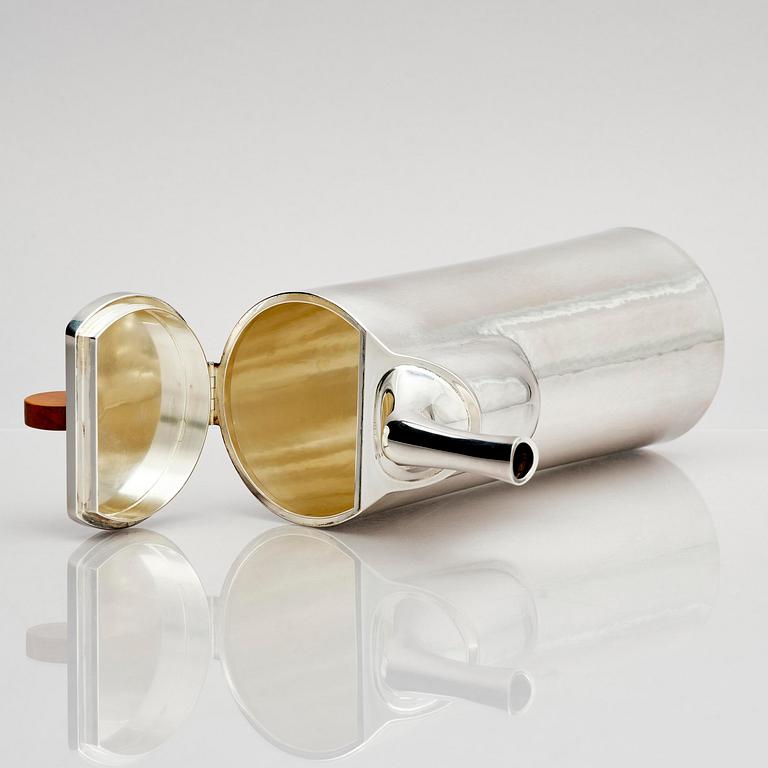 Sigurd Persson, a sterling silver coffee pot, executed by Wolfgang Gessl, Stockholm, Sweden 1975.