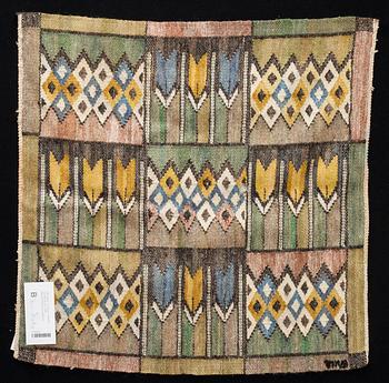 VÄVNAD, "Crocus", Märta Måås-Fjetterström, signerad  ABMMF, ca 59x59 cm.