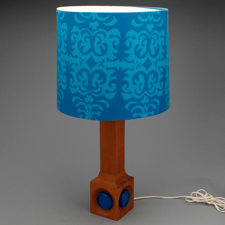 BORDSLAMPA, möjligen Finland, 1960/70-tal. Höjd 37cm.