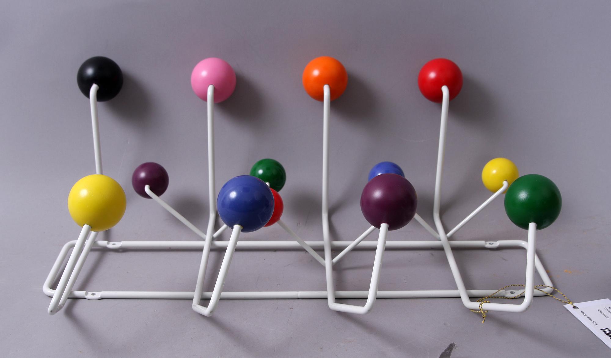 KLÄDHÄNGARE, kopia efter "Hang it all", Ray & Charles Eames.