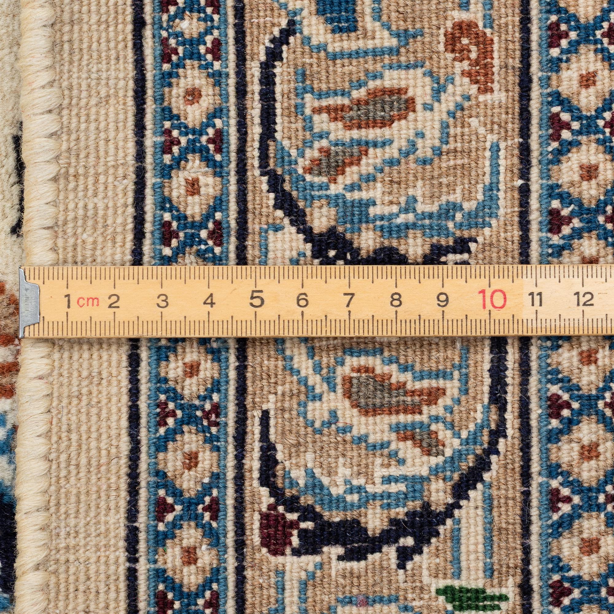 Rug, Nain, approx. 403 x 288 cm.