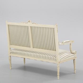 SALONGSGRUPP, 8 delar, Louis XVI-stil, 1900-talets första hälft.