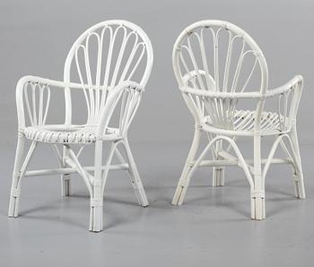 KORGSTOLAR, ett par, 1900-talets andra hälft.