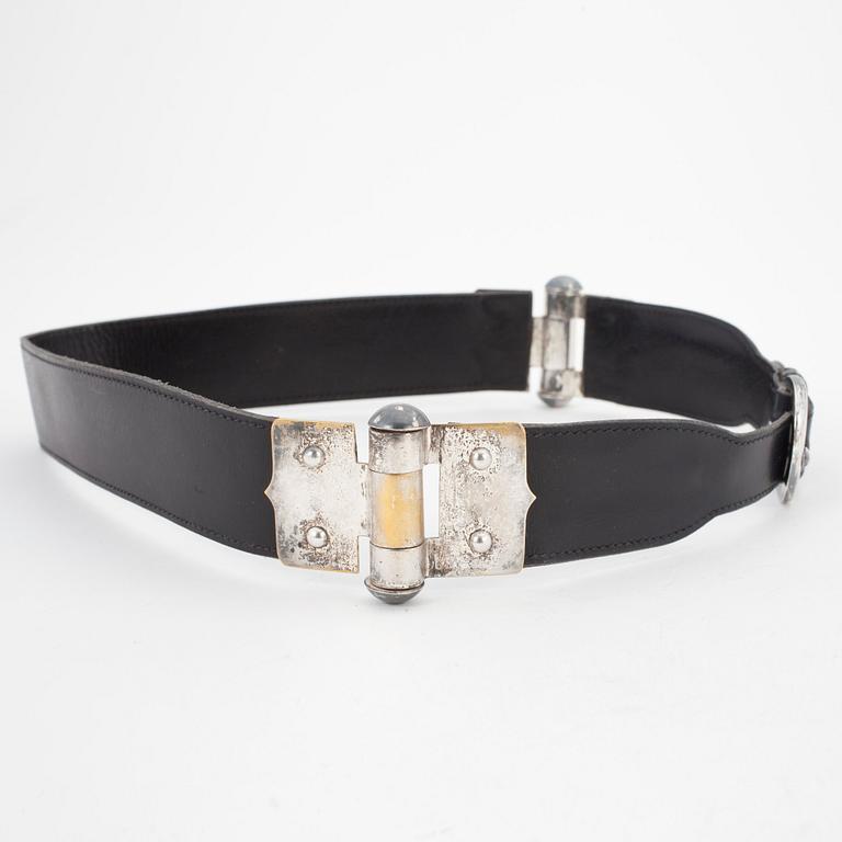 HERMÈS, a black leather belt, reportedly from the 1950s.