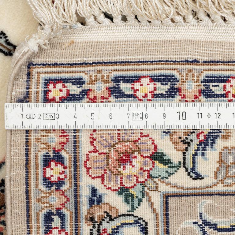 Matta, Isfahan, silkesinslag samt silkesvarp, 240x160 cm.