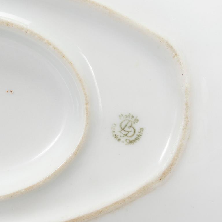 A 100-pc porcelain dinner service, Gebrüder Benedikt, Czechoslovakia, mid-20th century.