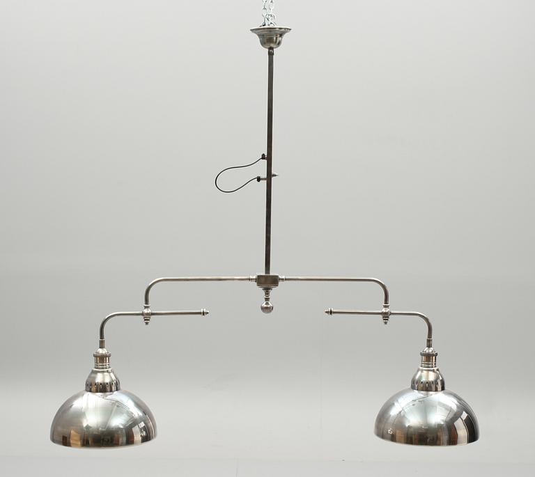 TAKLAMPA/BILJARDLAMPA, troligen Tyskland, 1900-tal. L 128, h 118.