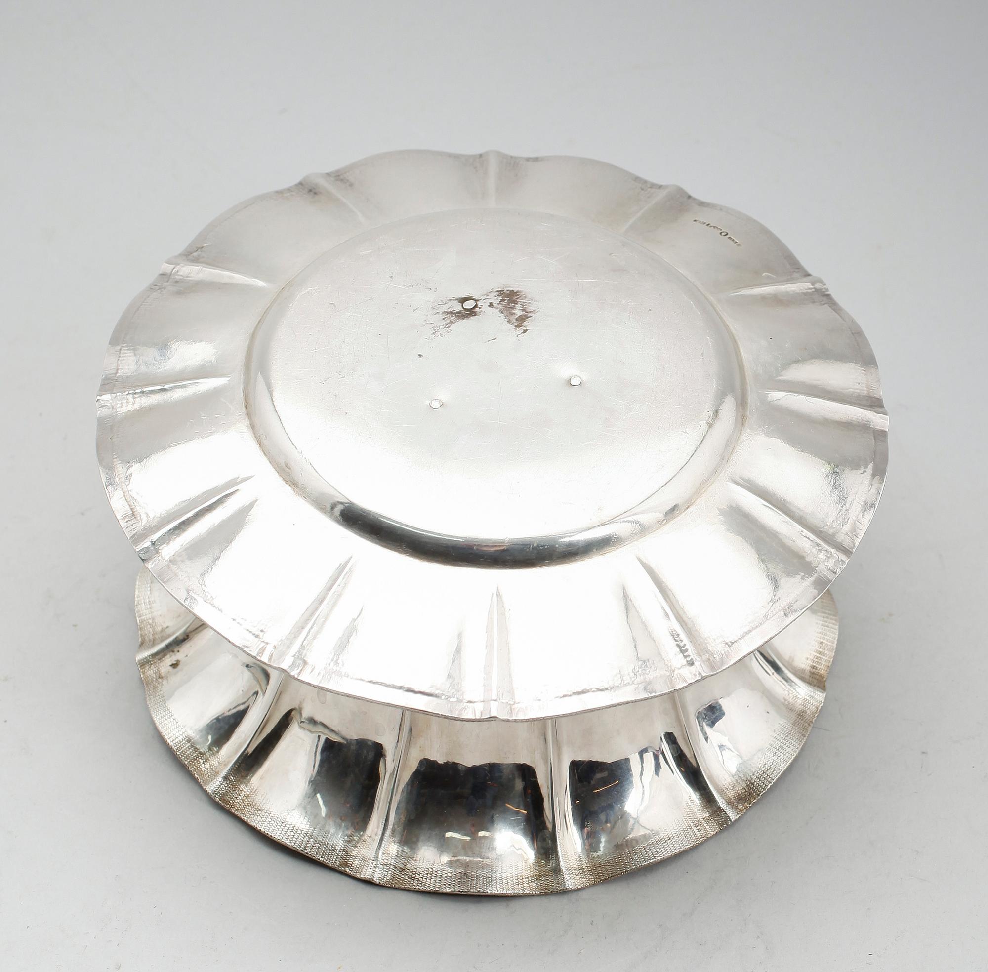 SÅSSKÅL MED FAT, silver, Gustaf Möllenborg, Stockholm 1861. Vikt ca 437 gram.