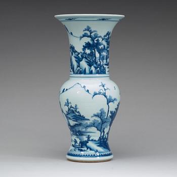 A blue and white Yenyen vase, late Qing dynasty  (1644-1912).