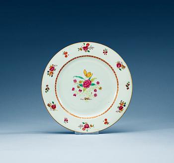 1625. TALLRIKAR, 14 stycken, kompaniporslin. Qing dynastin, Qianlong (1736-95).