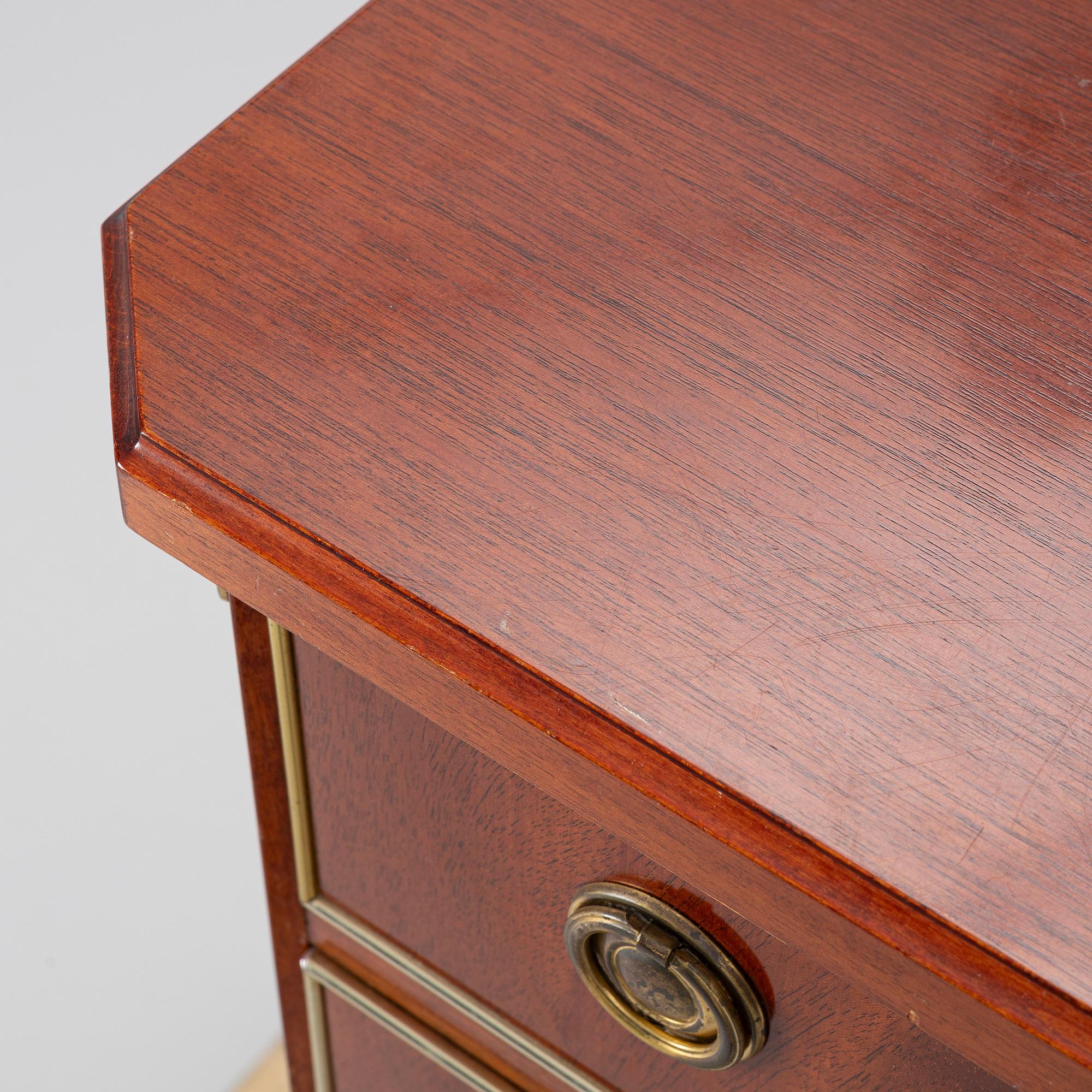 Chest of drawers, Gustavian style, mid-20th century.