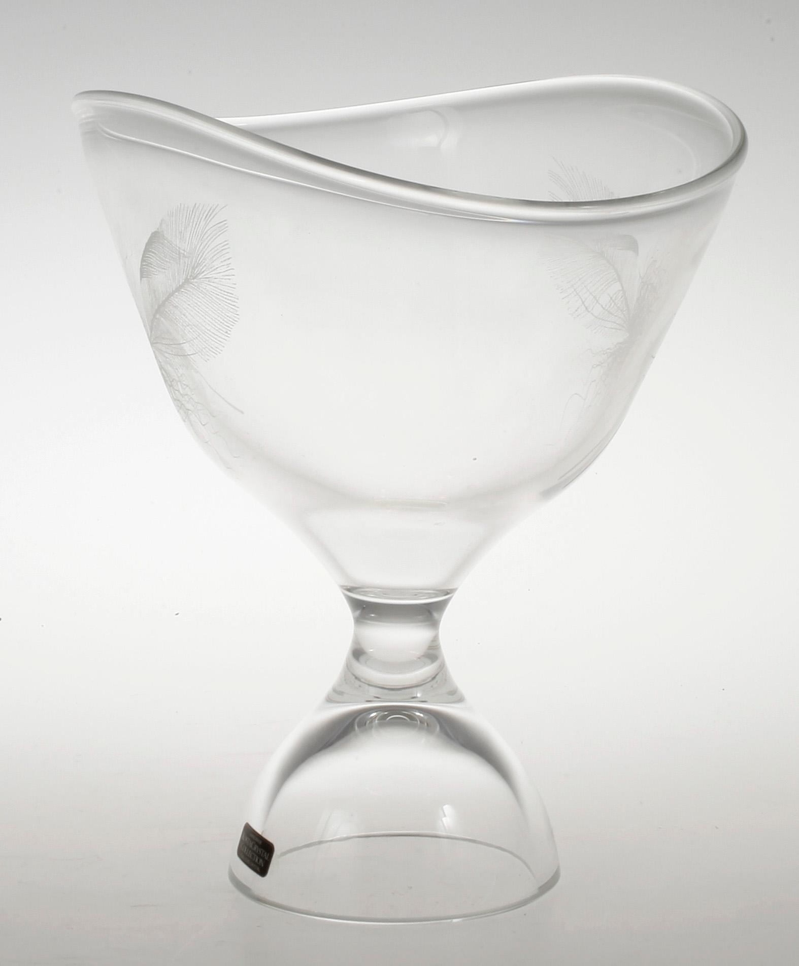 SKÅL PÅ FOT, glas, "Fjäderskålen", Vicke Lindstrand, Kosta.