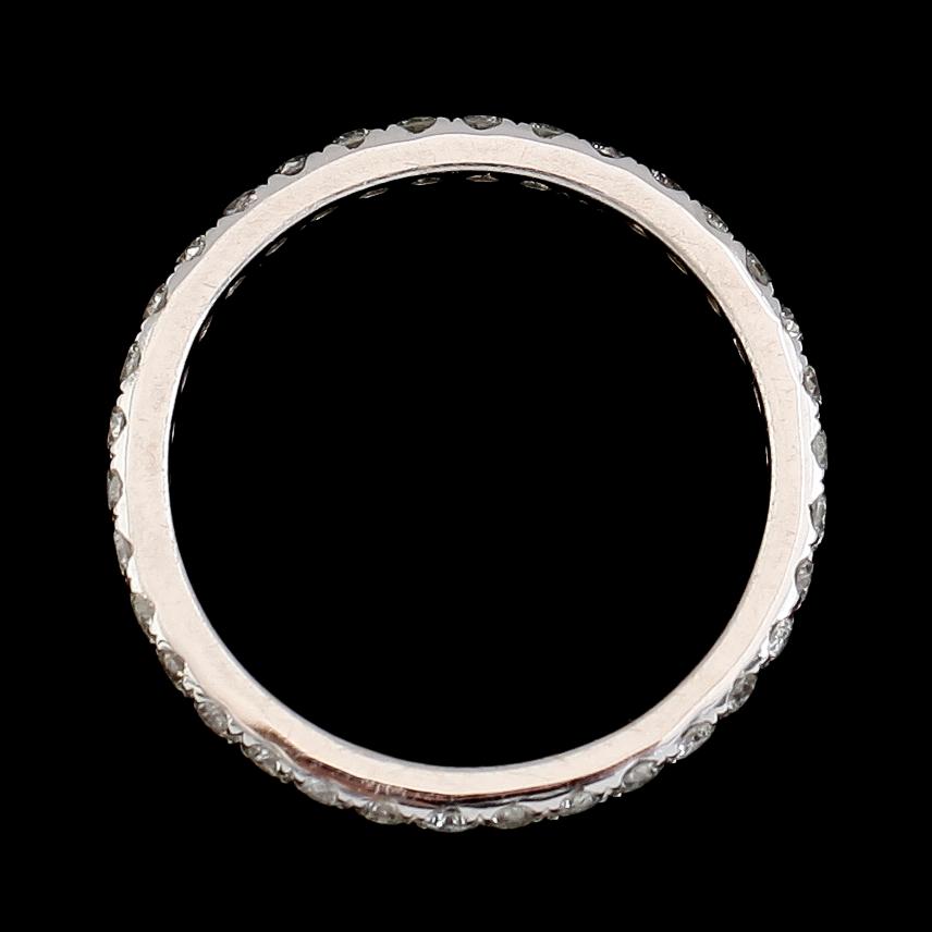 RING, 18K vitguld, briljantslipade diamanter tot ca 0.65 ct. Vikt ca 1,5 g.