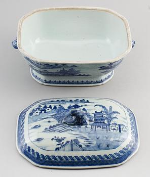 TERRIN, porslin, Kina, Qianlong 1736-1795.