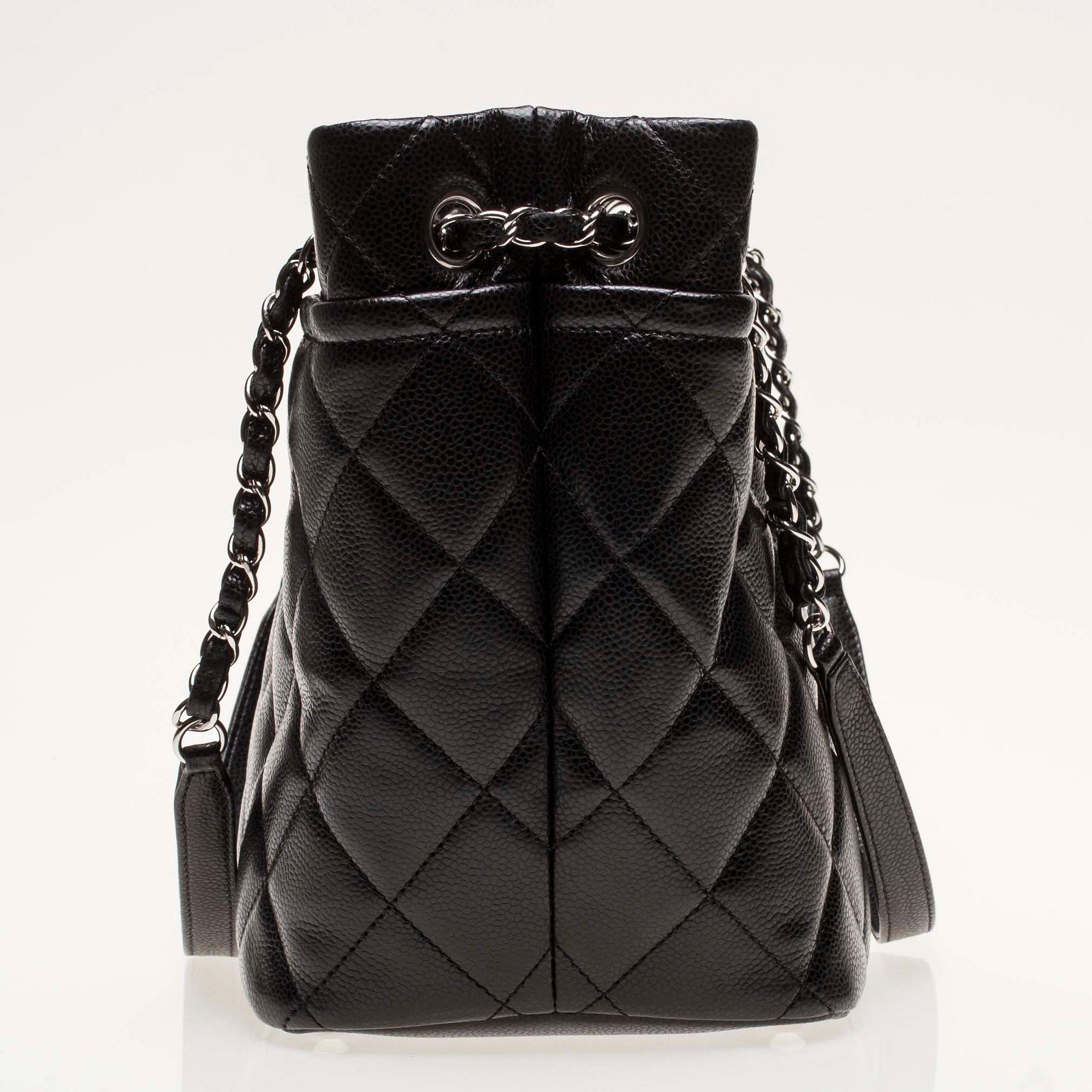 VÄSKA, "Timeless Shopping Tote", Chanel.