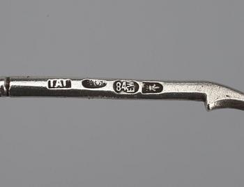 SKEDAR, 2 st, KNIV, silver, skedar 1899-1908, kniv 1908-1926, Ryssland. Vikt tot. 177 g.