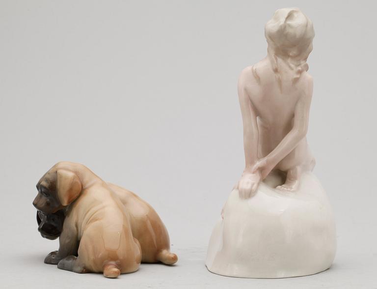 FIGURINER, 2 st, porslin, bla Vicken von Post, Rörstrand, 1900-talets första hälft.