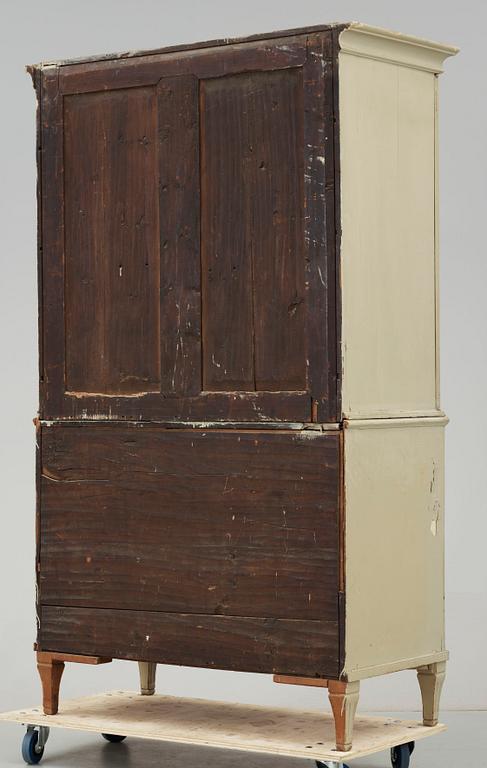 SKÅP. Gustavianskt provinsarbete, omkring år 1800.