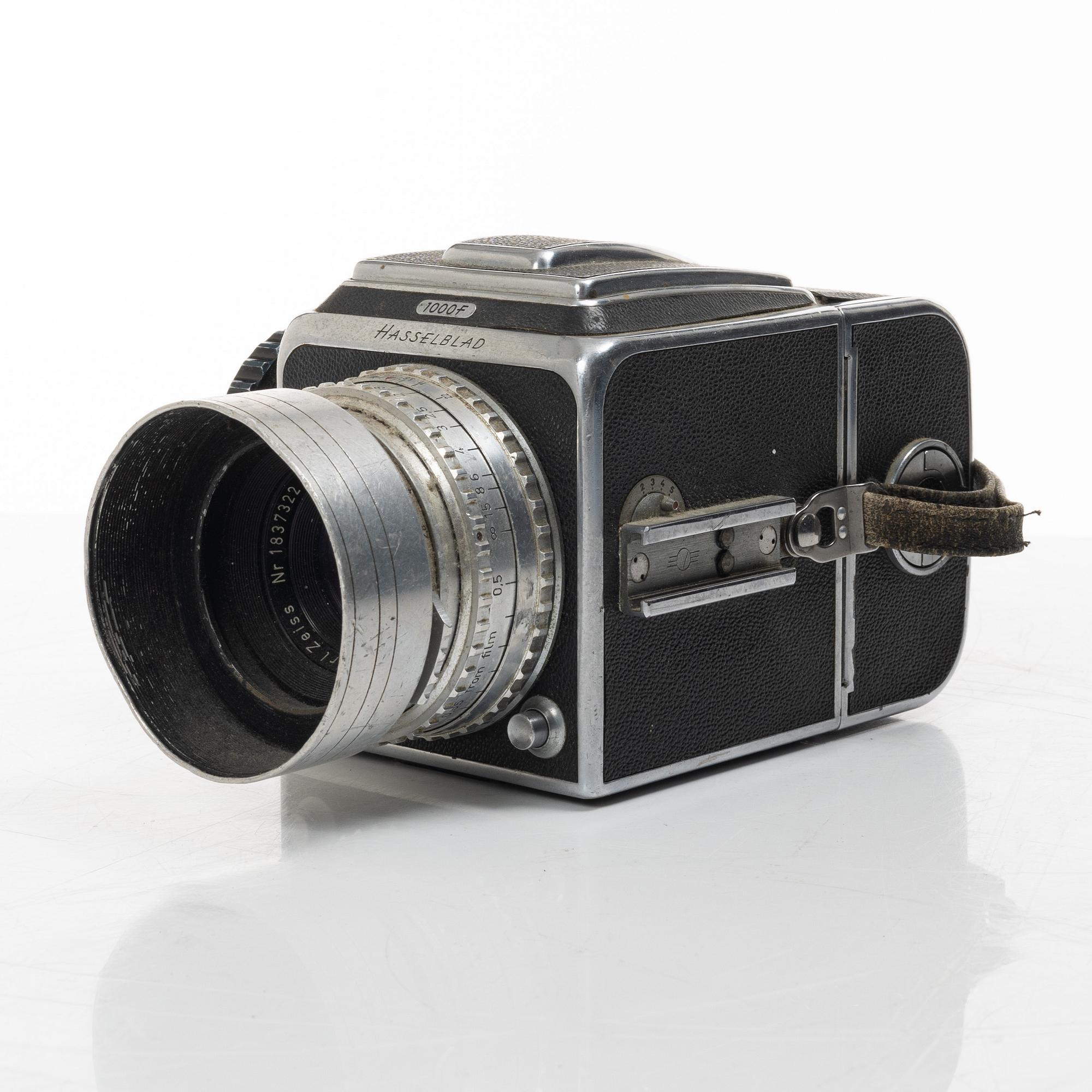 Kamera, Hasselblad 1000 F med objektiv Tessar 1:2,8, Carl Zeiss och stativ.