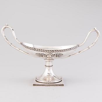 A RUSSIAN SILVER CENTERPIECE, Gratchev S:t Petersburg 1908-17.