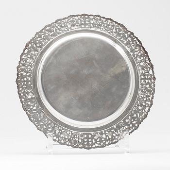 FAT,1 st silver, Spanien bär finska importstämplar. Vikt ca 193 g. FAT, 3 st, märkt alpacka, 1900-talets senare hälft.