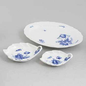 Royal Copenhagen, mat- och kaffeservis, porslin, 108 delar, "Blå blomst", Danmark.