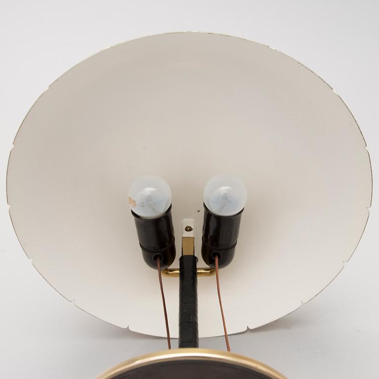 A mid 20th century '9228' table lamp for Idman Finland.