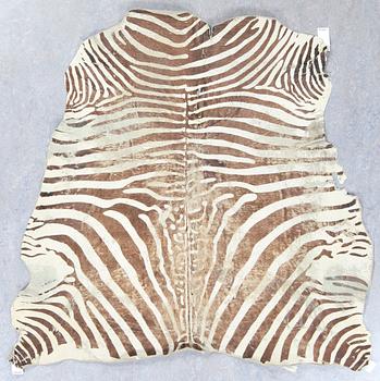 ZEBRASKINN. Ca 142 x 142.