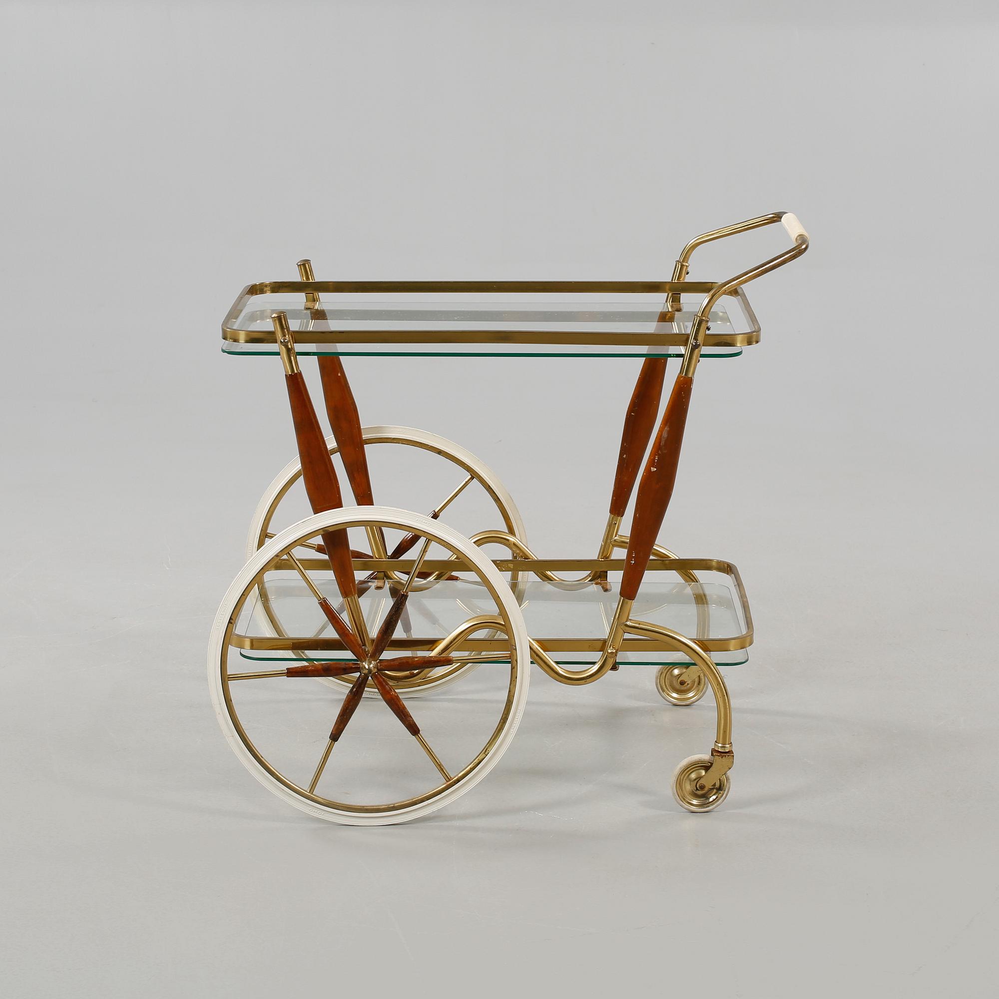 SERVERINGSVAGN, 1900-talets andra hälft.