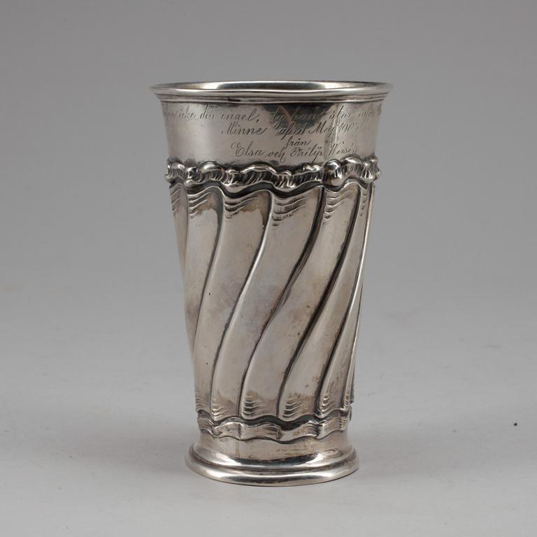 PARTI SILVER, 3 delar, bland annat CG Hallberg, Stockholm, 1895. Vikt ca 250 gram.