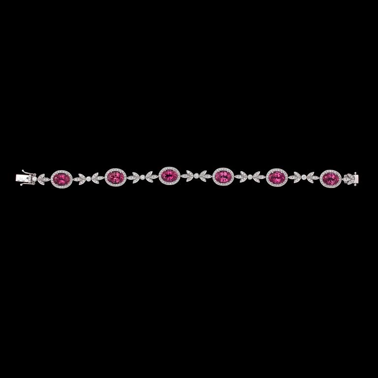 A pink tourmaline and brilliant cut diamond bracelet, tot. 1.77 cts.