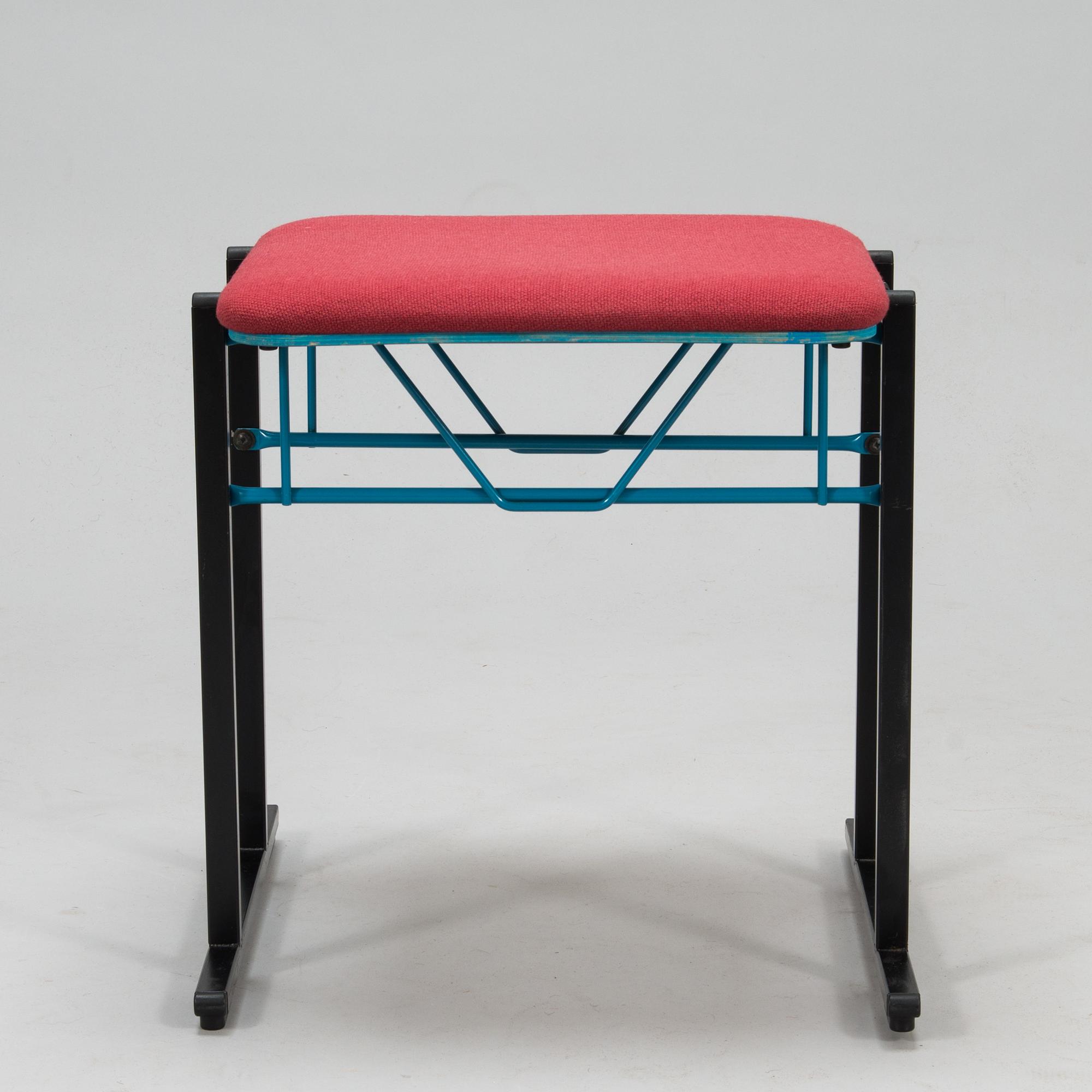 A pair of 1980s A500-series Armchairs and an ottoman by Yrjö Kukkapuro, Avarte, Finland.