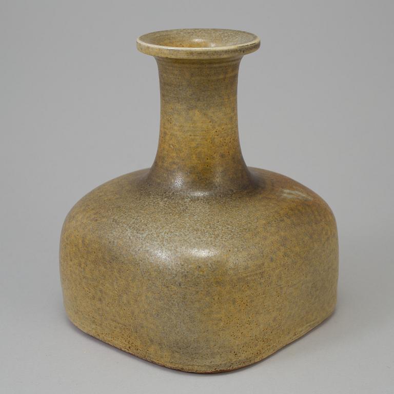 STIG LINDBERG, a stoneware vase from Gustavsberg, signed.