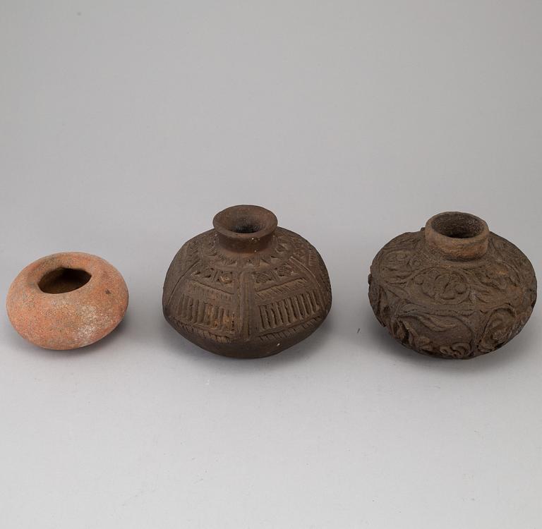 A group of six stoneware pots/vases, 20th century.