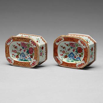 166. A pair of famille rose salts, Qing dynasty, Qianlong (1736-95).