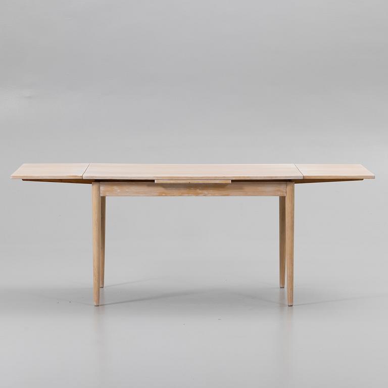 Bord, troligen modell 105, Farstrup, Danmark, 1900-talets andra hälft.